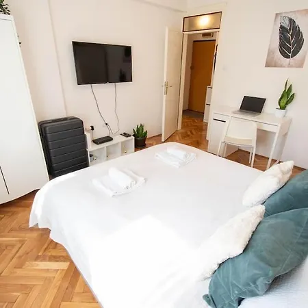 Green Boulevard 1-Bedroom Flat Novi Sad Exterior photo