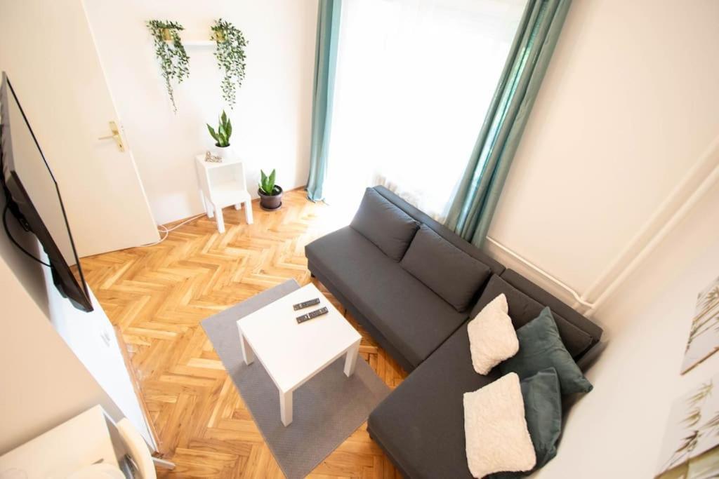 Boulevard 1-bedroom Flat