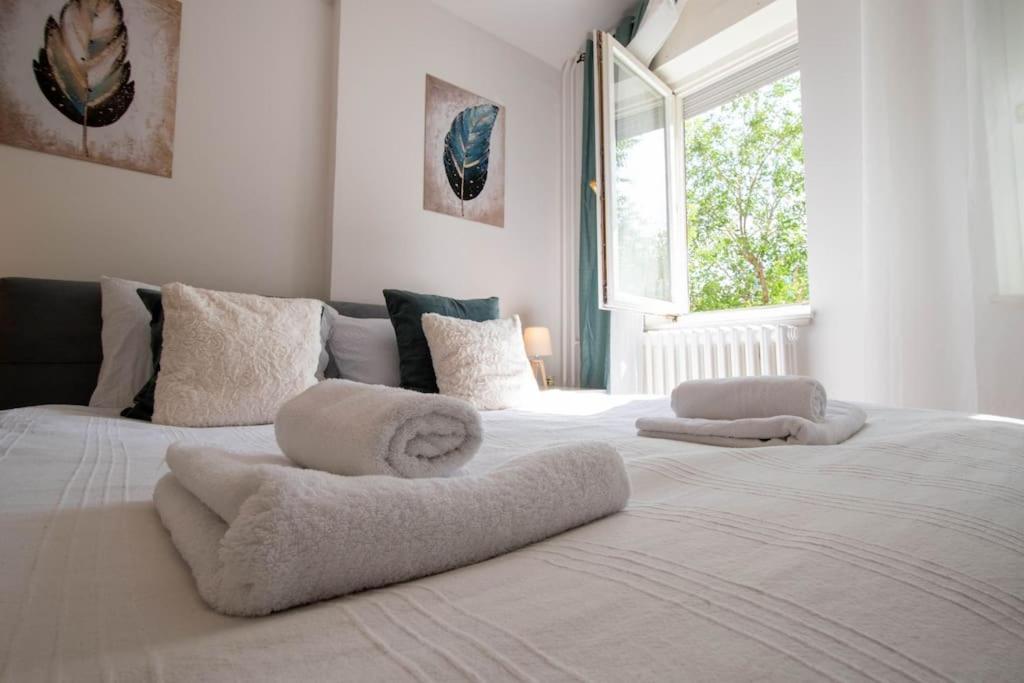 Boulevard 1-bedroom Flat Apartment